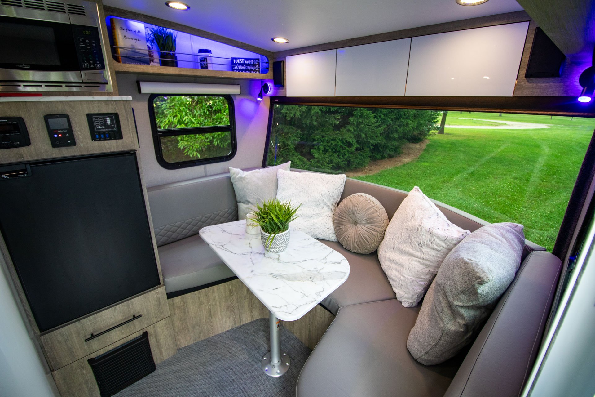 panoramic windshield RV