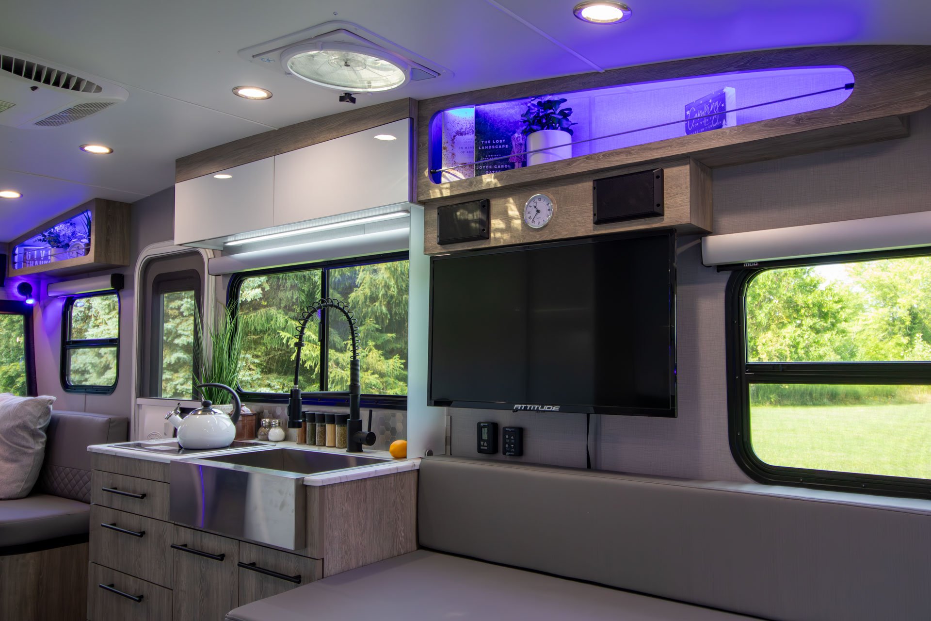 Dusk dinette interior